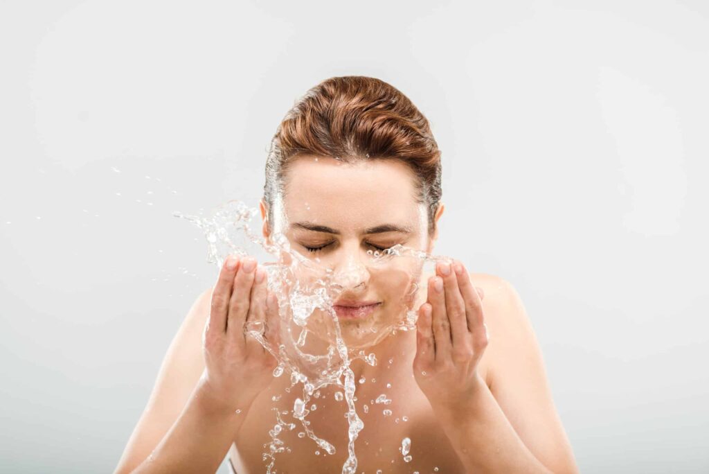 6 of the Best Ice Bath Benefits for Your Face
